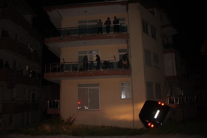 Antalya'da Polisin 'Dur' İhtarına Uymayan Sürücü Duvarda Asılı Kaldı 6