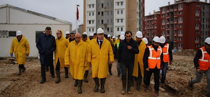 TOKİ Başkanı Mehmet Ergün Karaman'a Geldi 1