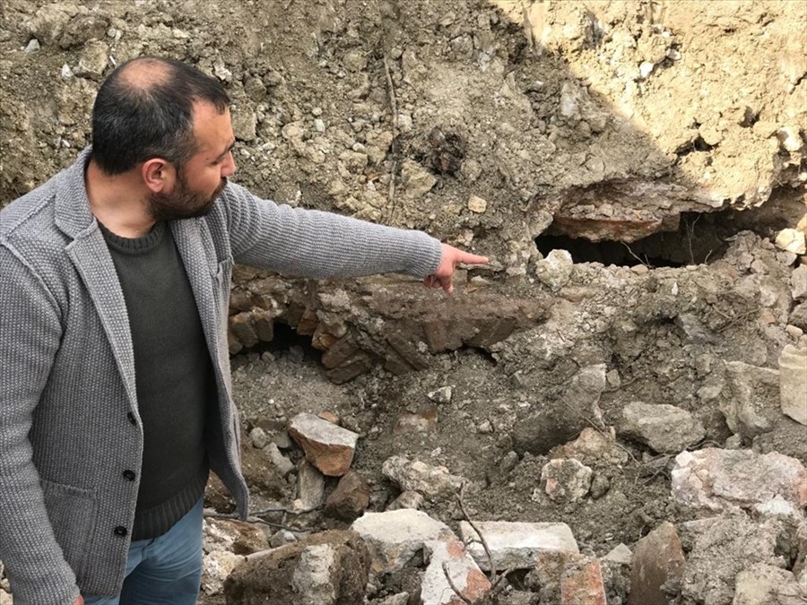 Karaman'da Kepçe İle Tarla Düzeltirken Tarihi Yapı Buldu 3