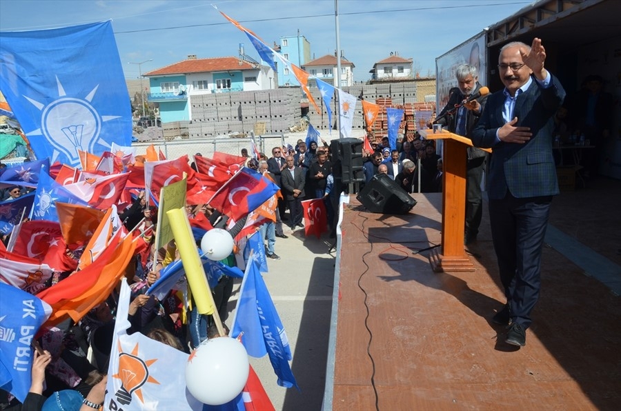 TBMM Plan ve Bütçe Komisyonu Başkanı Lütfi Elvan Karaman'da 2