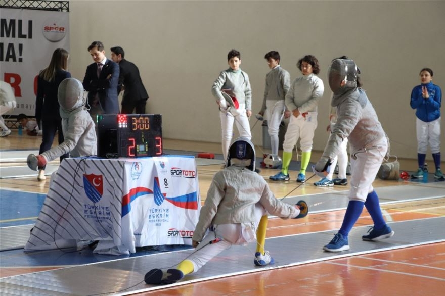 Karaman'da Açık Eskrim Turnuvası Başladı 12