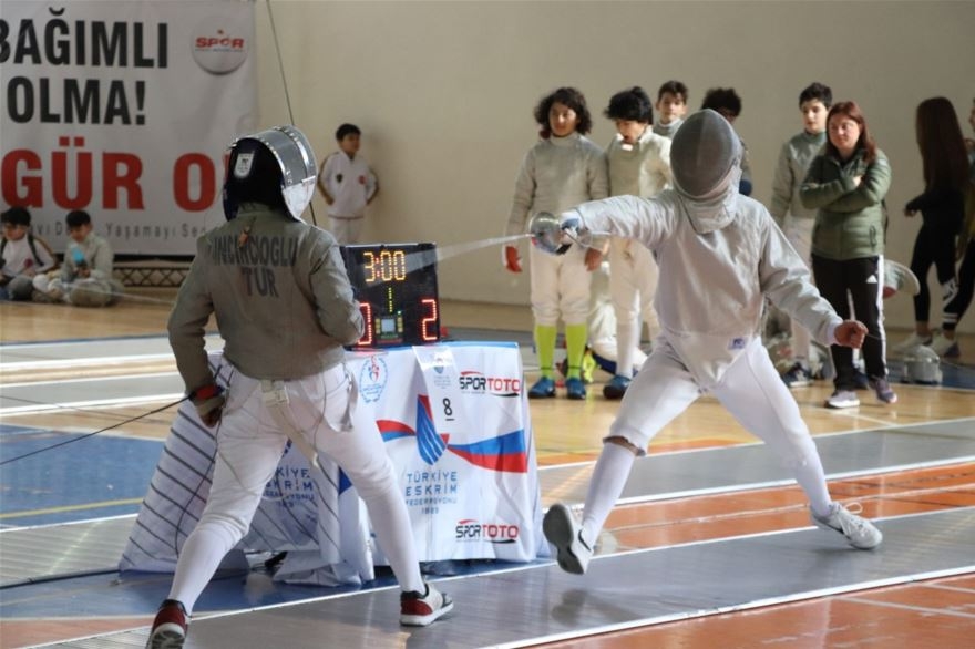 Karaman'da Açık Eskrim Turnuvası Başladı 14