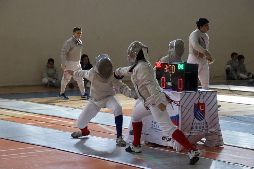 Karaman'da Açık Eskrim Turnuvası Başladı 18