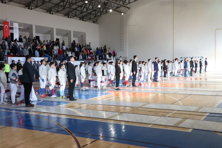 Karaman'da Açık Eskrim Turnuvası Başladı 2