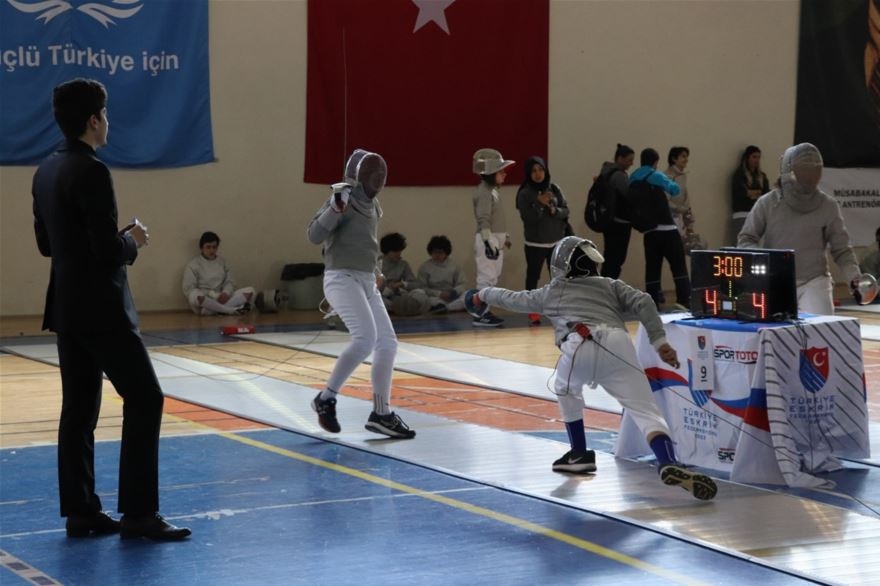 Karaman'da Açık Eskrim Turnuvası Başladı 20