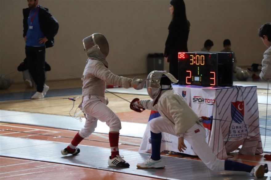 Karaman'da Açık Eskrim Turnuvası Başladı 21