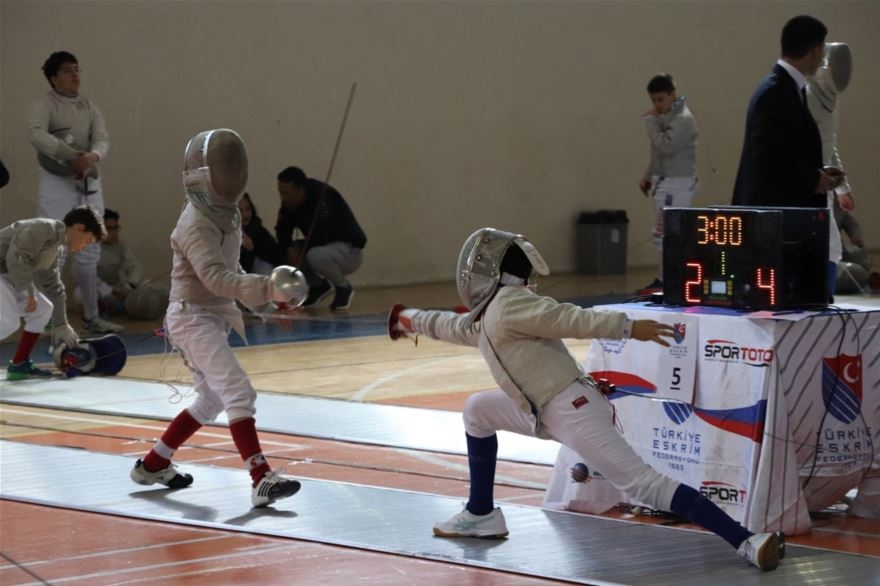 Karaman'da Açık Eskrim Turnuvası Başladı 22