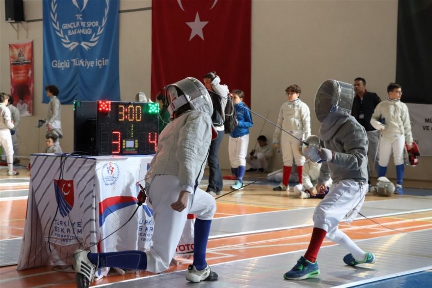 Karaman'da Açık Eskrim Turnuvası Başladı 5