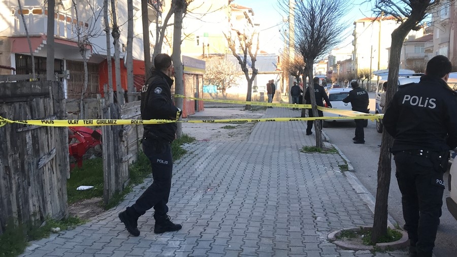 Karaman'da Çıkan Kavgada Bıçaklanan Afganistanlı Genç Ağır Yaralandı 3