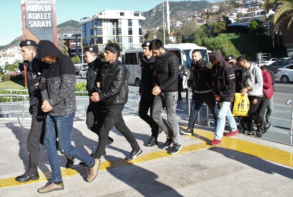 Antalya’da Torbacı Operasyonu: 16 Tutuklama 3