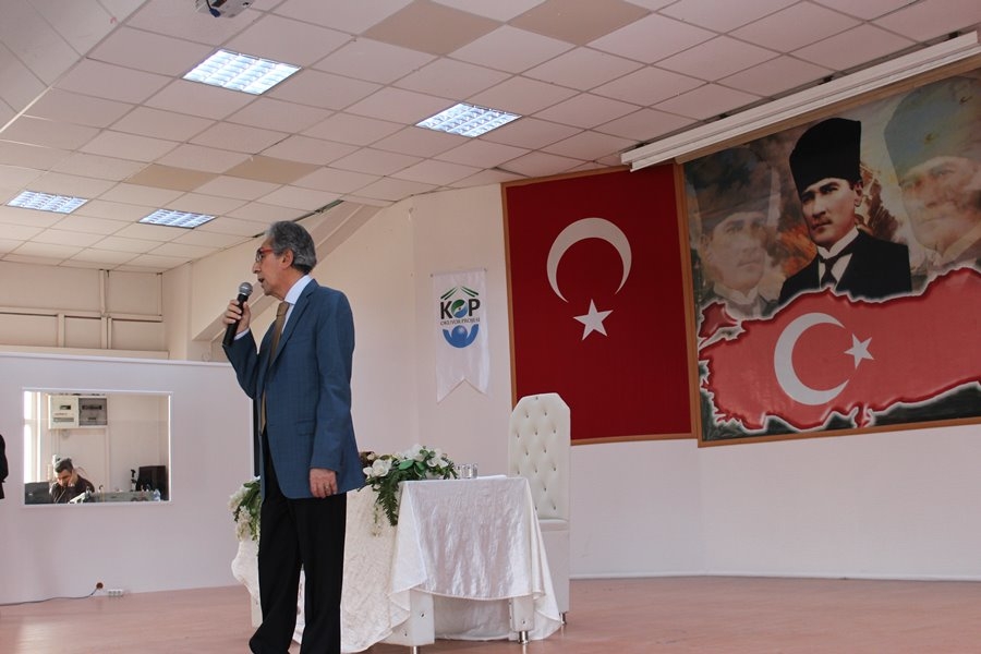 Yazar Tuncel Altınköprü Karaman'da Öğrencilerle Bir Araya Geldi 1