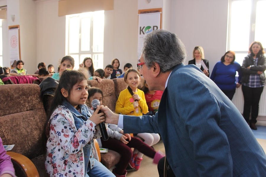 Yazar Tuncel Altınköprü Karaman'da Öğrencilerle Bir Araya Geldi 8