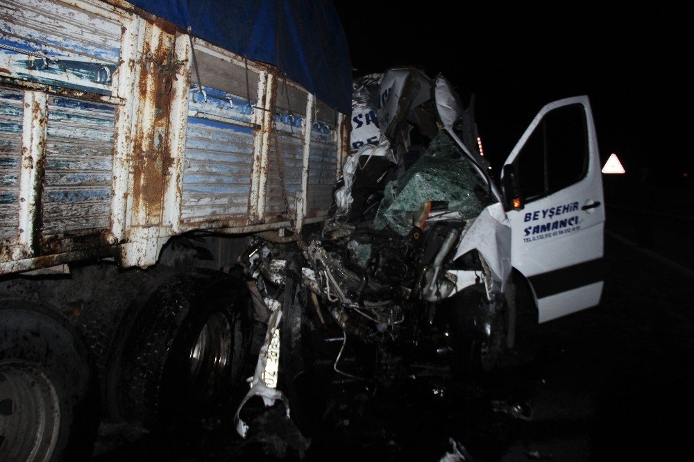 Konya'da Feci Kaza: 2 Ölü, 10’dan Fazla Yaralı 1