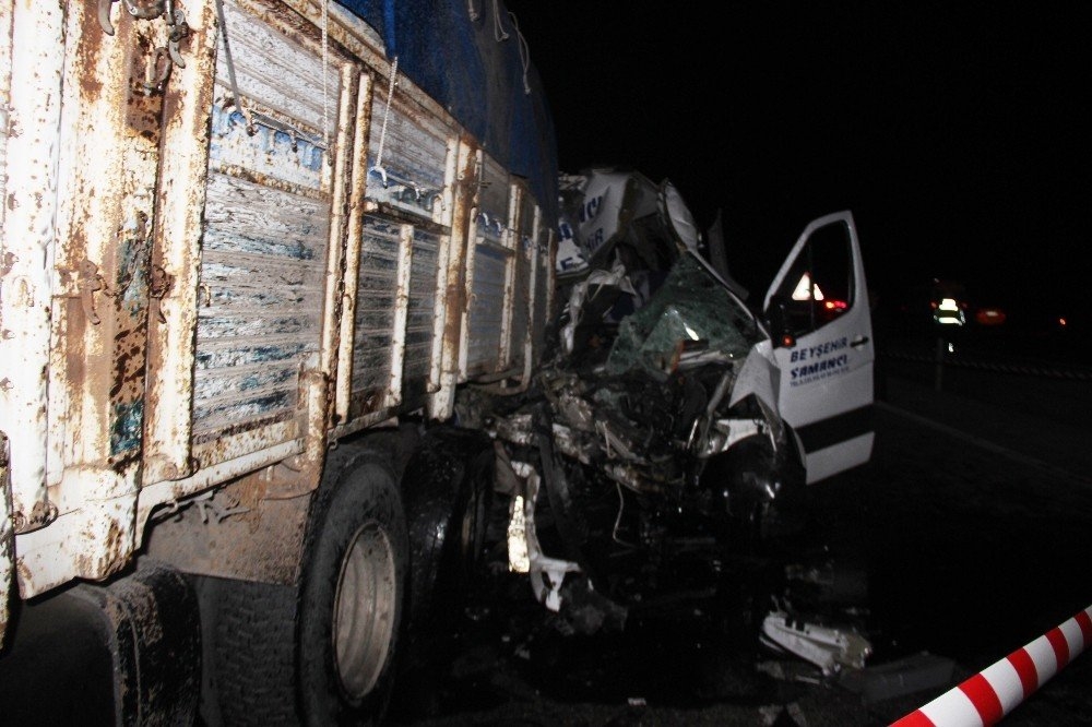 Konya'da Feci Kaza: 2 Ölü, 10’dan Fazla Yaralı 2