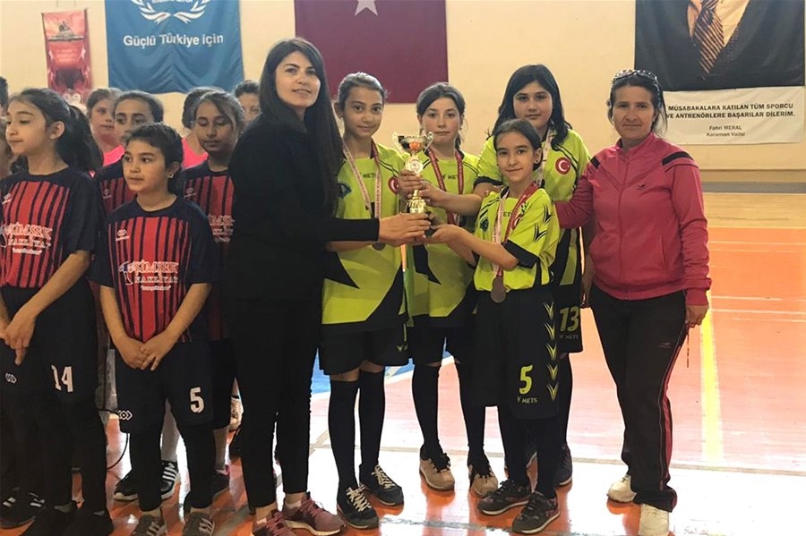 Karaman Okullar Arası Badminton Müsabakaları Sona Erdi 2