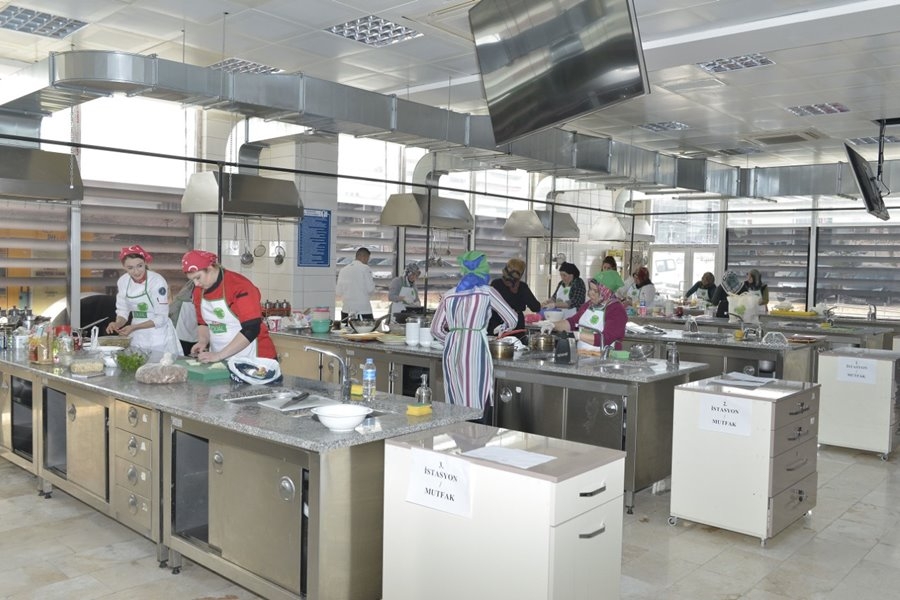 KMÜ'de "Karaman Yöresel Yemek Yarışması" Düzenlendi 2