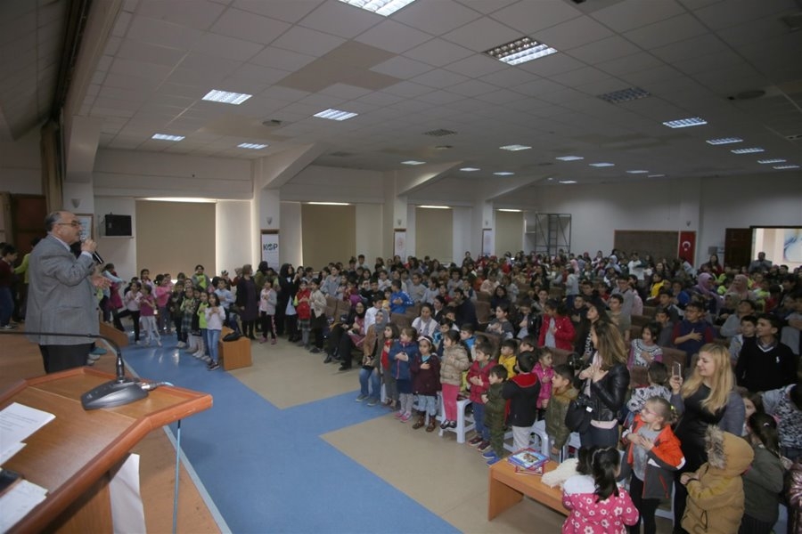 Karamanlı Çocuklar Yazar Yalvaç Ural'la Buluştu 2