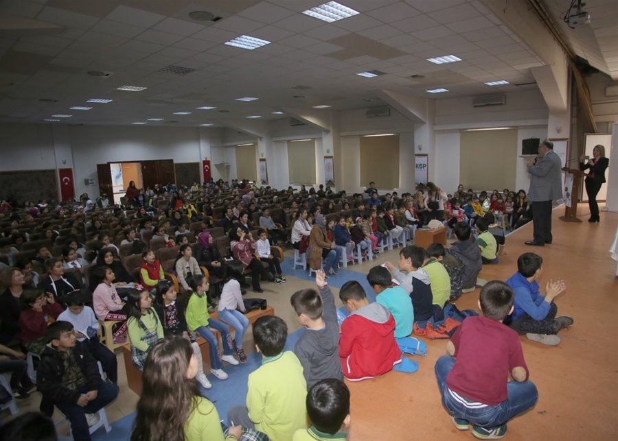 Karamanlı Çocuklar Yazar Yalvaç Ural'la Buluştu 3