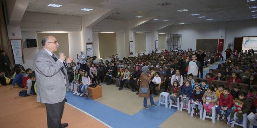 Karamanlı Çocuklar Yazar Yalvaç Ural'la Buluştu