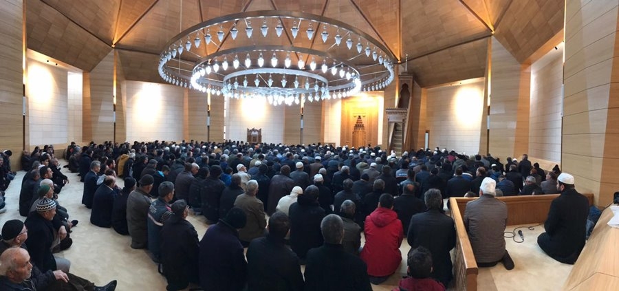 Karaman'da Yesevi Cami Cuma Namazı İle Birlikte İbadete Açıldı 1