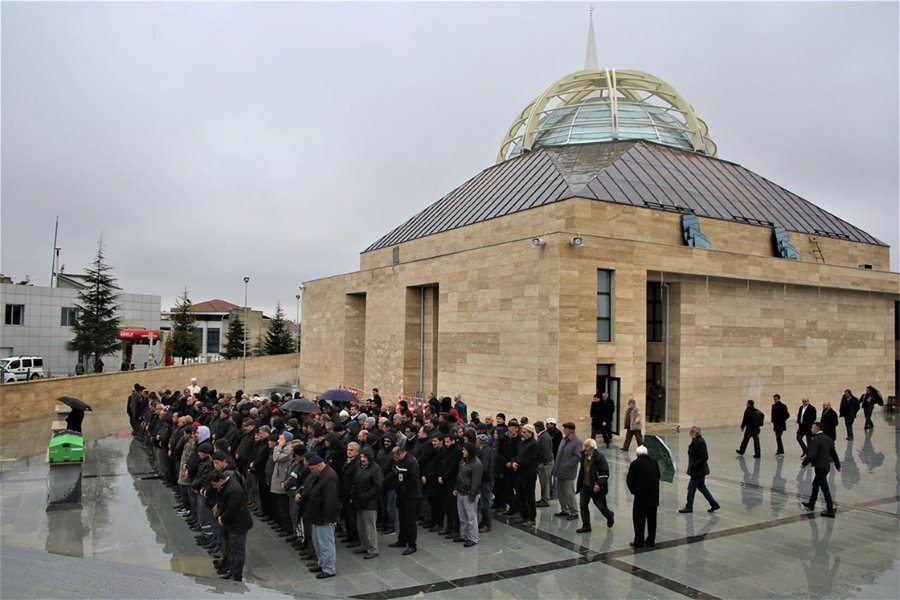 Karaman'da Yesevi Cami Cuma Namazı İle Birlikte İbadete Açıldı 14
