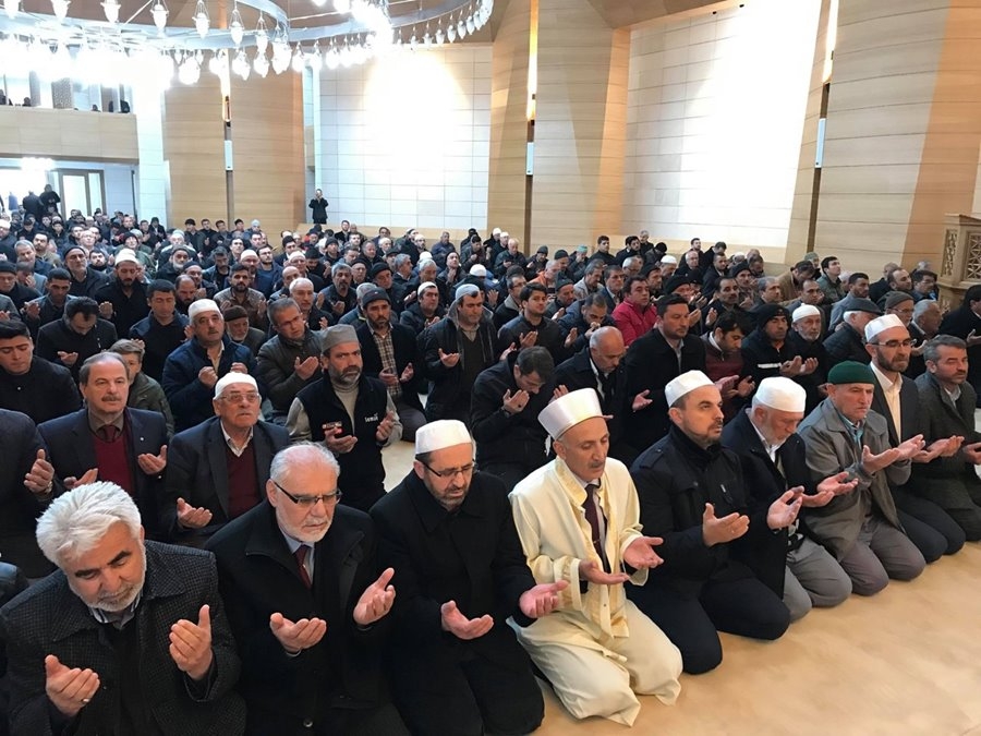 Karaman'da Yesevi Cami Cuma Namazı İle Birlikte İbadete Açıldı 9
