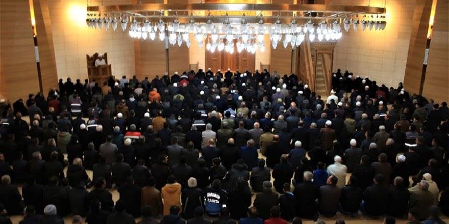 Karaman'da Yesevi Cami Cuma Namazı İle Birlikte İbadete Açıldı