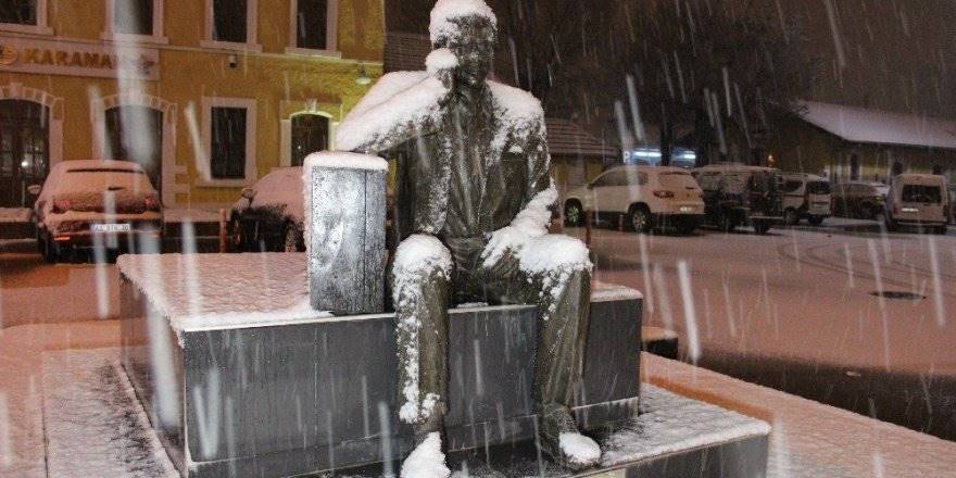 Karaman, Gece Başlayan Karla Beyaza Büründü