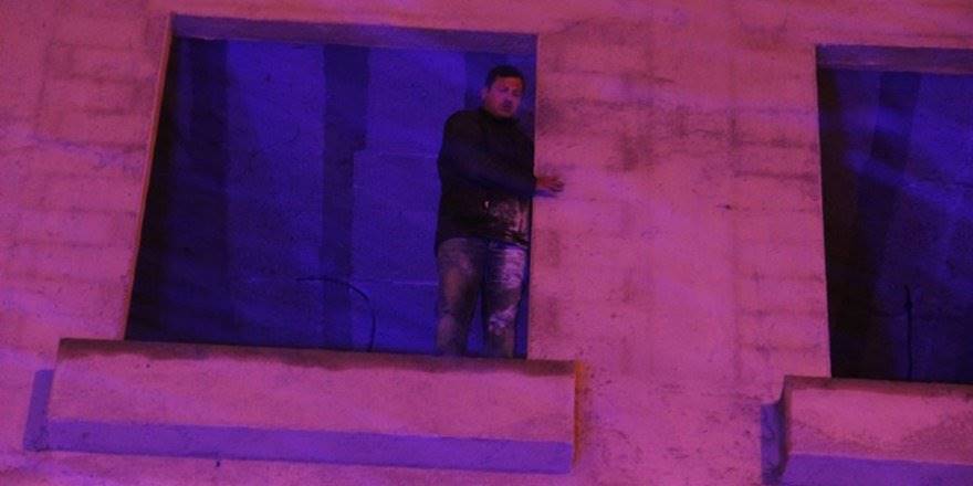 Karaman'da İntihara Kalkışan Şahısı Polisler İkna Etti