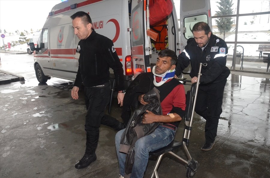 Karaman'da İki Ayrı Muhtarlık Seçimi Kavgası:8 Yaralı 3