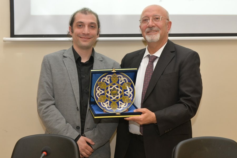 Karaman'da "Varoluşunu Gizleyen Varlık"Konulu Konferans Düzenlendi 4