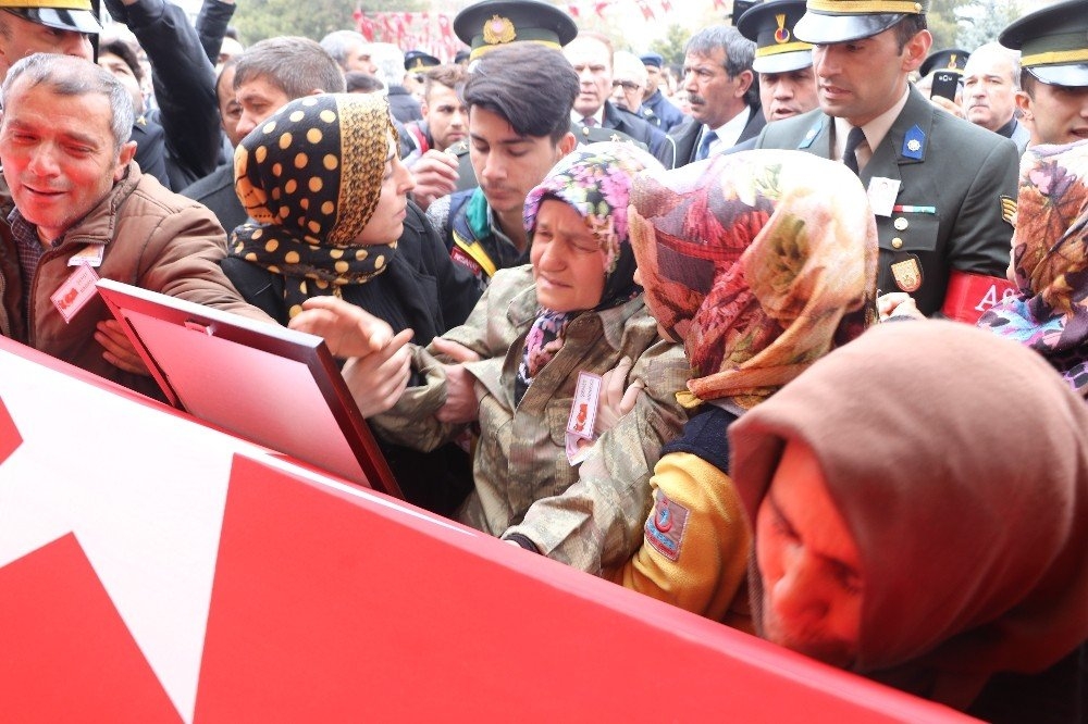 Aksaraylı Şehit Tekbirlerle Son Yolculuğuna Uğurlandı 10