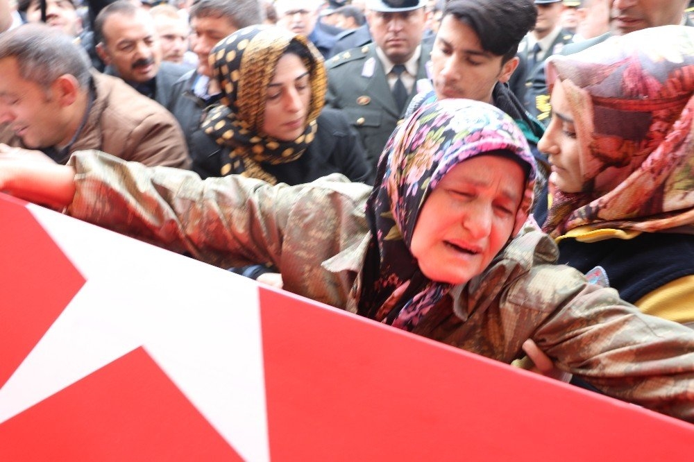 Aksaraylı Şehit Tekbirlerle Son Yolculuğuna Uğurlandı 3