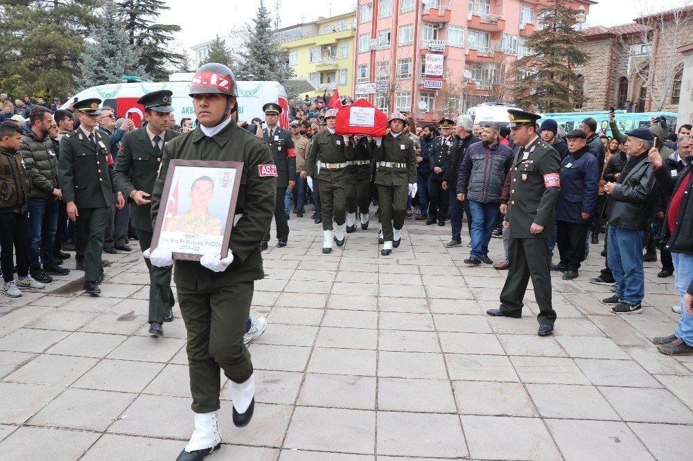 Aksaraylı Şehit Tekbirlerle Son Yolculuğuna Uğurlandı 7
