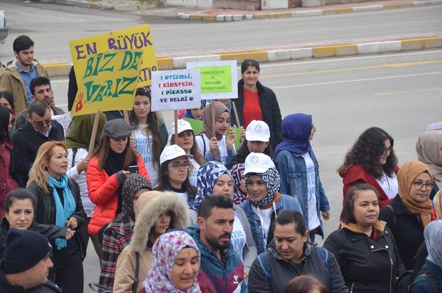 Karaman'da "Otizm Farkındalık" Yürüyüşü 3