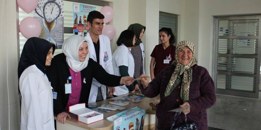 Karaman Devlet Hastanesinde Kansere Karşı Bilinçlendirme Etkinliği