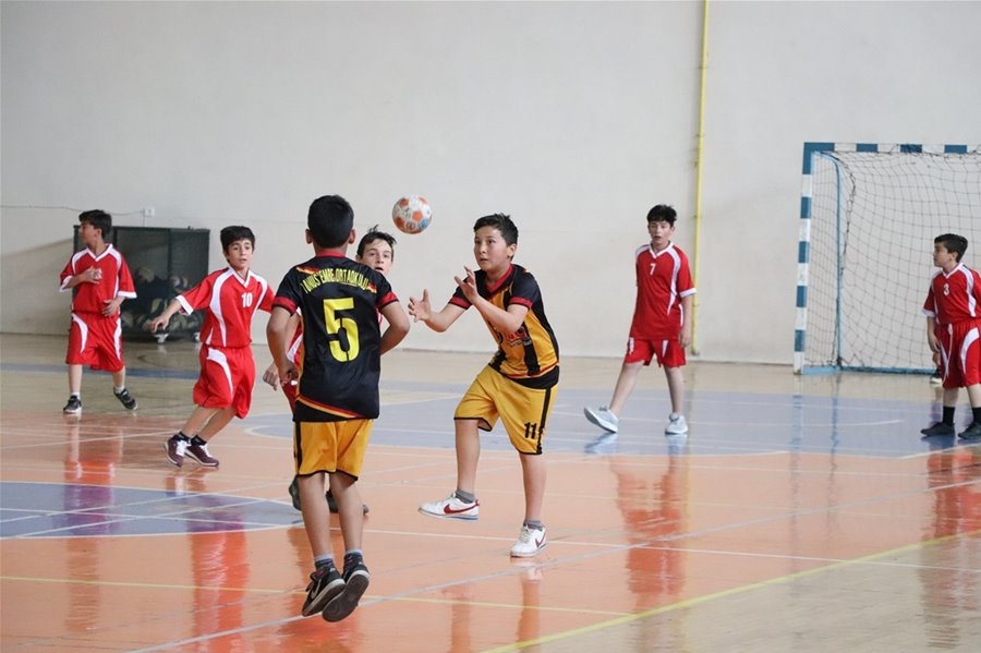 Karaman'da Küçükler Hentbol Müsabakaları Sona Erdi 8