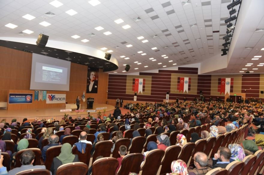 KMÜ'de Duyarlı Gençlik Konferansı 5