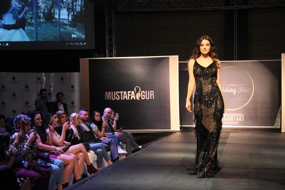 Karaman’da Ünlü Mankenlerden Gelinlik Defilesi 9