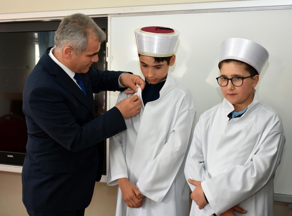 Kur’an Bülbülleri Cübbelerini Giydi 13