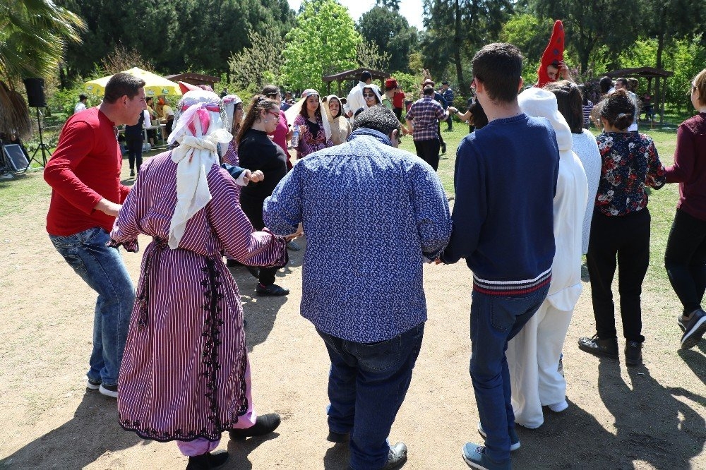 Antalya'da Engelli Gençlerin Mezuniyet Sevinci 9