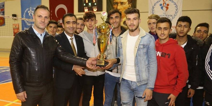 Karaman Belediyespor U19 Takımı Şampiyon Oldu