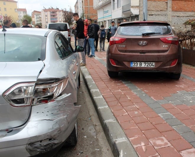 Karaman'da Trafik Kazası Korkuttu 1