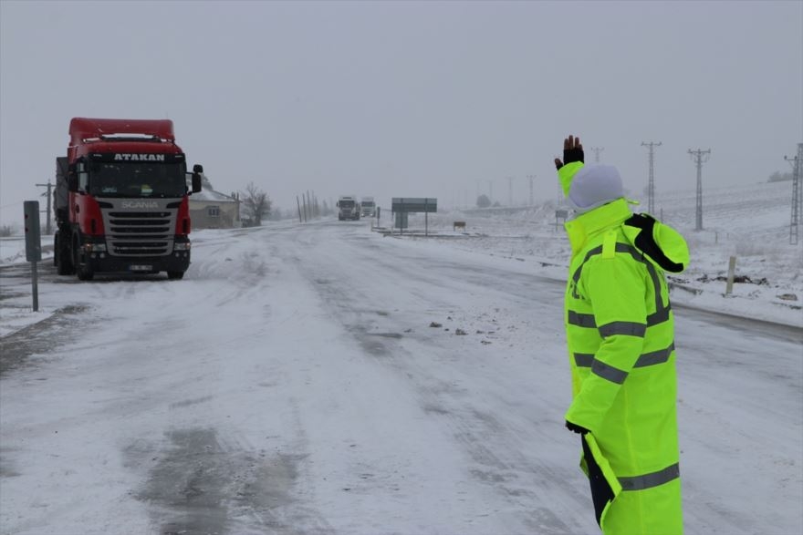 Karaman-Mersin Kara Yolunda Kar Yağışı Etkisini Gösterdi 3