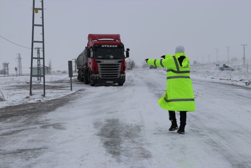 Karaman-Mersin Kara Yolunda Kar Yağışı Etkisini Gösterdi 4