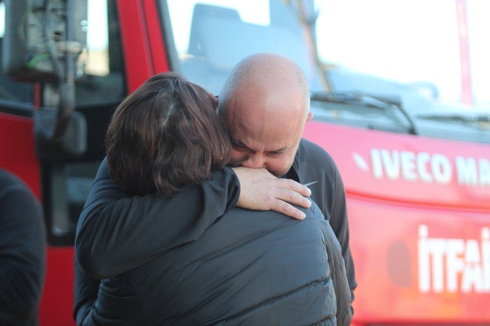 Antalya’da Fabrikada Yangın Çıktı, Sahibi Gözyaşlarını Tutamadı 2