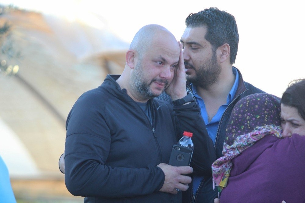 Antalya’da Fabrikada Yangın Çıktı, Sahibi Gözyaşlarını Tutamadı 6