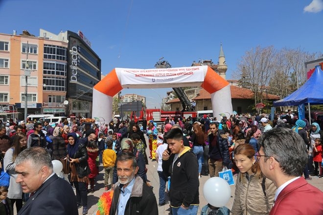 Karaman'da "Çocuk Şenliği ve Bilim Fuarı" Büyük İlgi Gördü 14