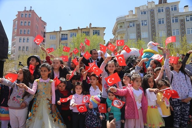 Karaman'da "Çocuk Şenliği ve Bilim Fuarı" Büyük İlgi Gördü 2