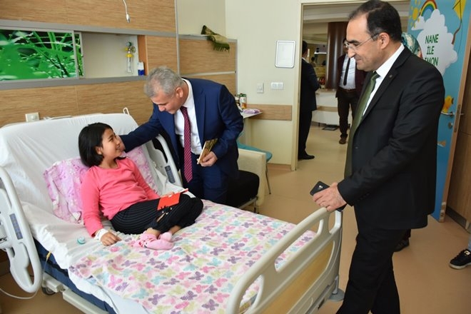 Karaman'da 23 Nisan'ı Hastanede Kutladılar 10